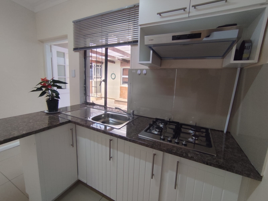 To Let 2 Bedroom Property for Rent in Athlone Western Cape